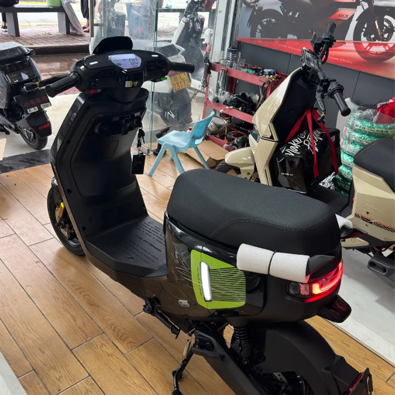 优乘适用小牛电动车25款MT play改装装饰配件电自储物盒中撑脚垫 - 图2