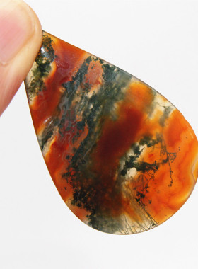 飘花冰透长款绿色大气水滴吊坠