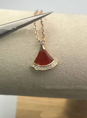 小裙子项链女高级设计感扇形锁骨链小众轻奢白贝母玫瑰金吊坠颈链