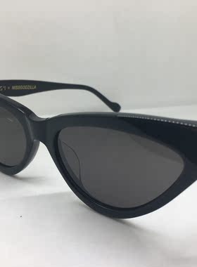 Misssgodzilla黑色板材三角形猫眼太阳镜潮墨镜
