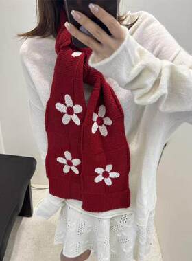 REVEAL 红白两色羊毛花朵刺绣围巾 FLOWER EMBROIDERY SCARF