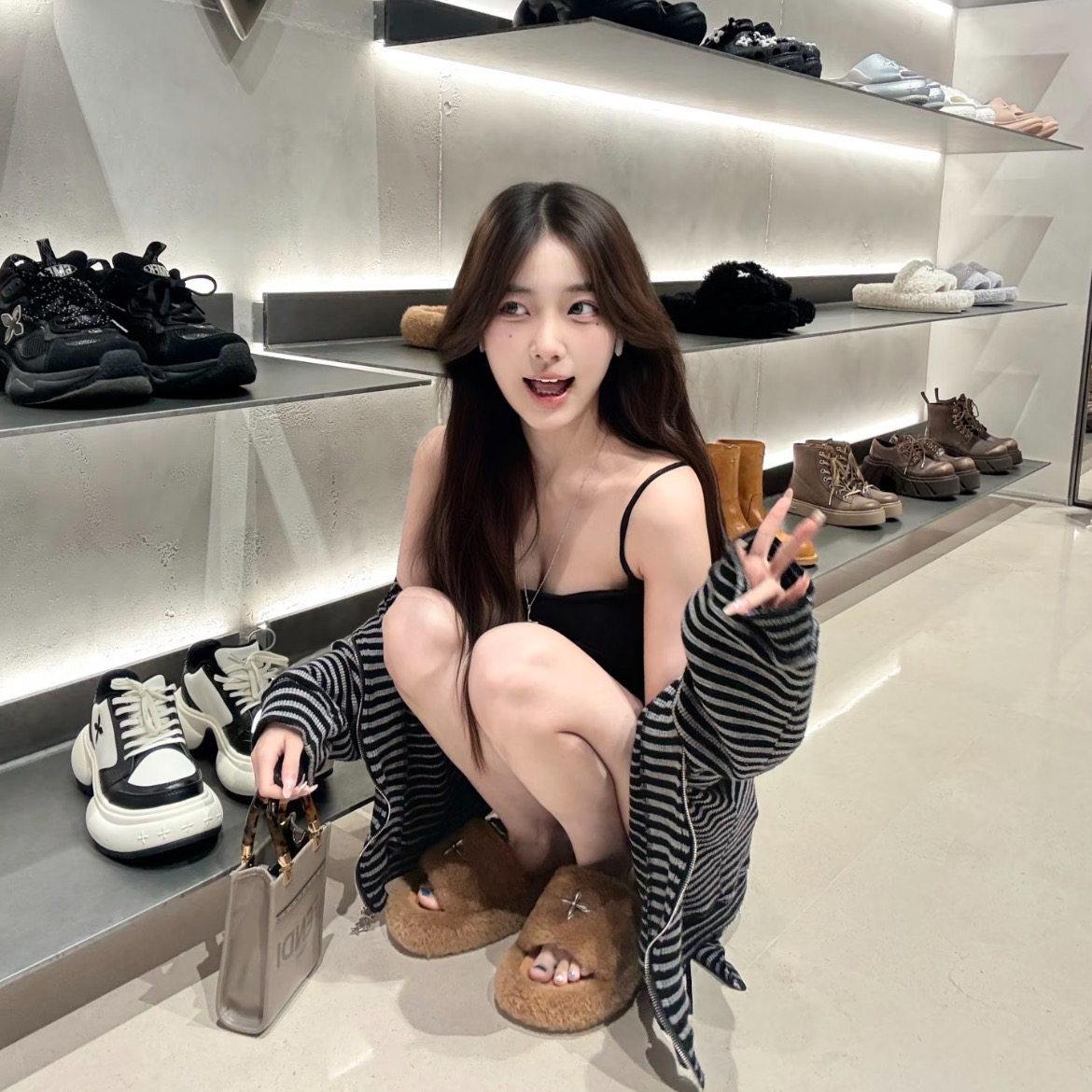 秋冬赵露思同款十字毛毛拖鞋法式小香风厚底一字毛绒拖鞋外穿棉拖,淘宝优惠券,粉丝福利购,淘宝优惠卷