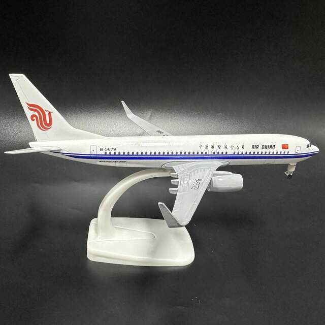 47cm airplane model with wheels and lights