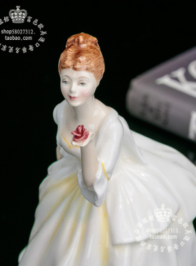 RoyalDoulton陶瓷结婚瓷偶摆件