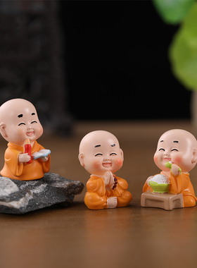 微景观简约现代树脂饰品可爱人物顽皮吃饭打坐小和尚家居汽车摆件