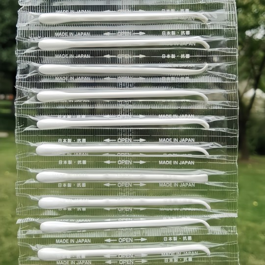 Импортные ушные ватные палочки для удобства упакованы в индивидуальную упаковку.