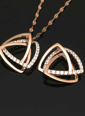 俄罗斯锆石三角形吊坠女款镀玫瑰金精美时尚简约锁骨链饰品高级感