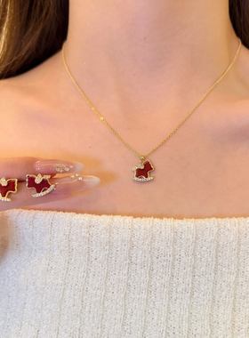 马上好运本命年红色小马项链2026新款高级感轻奢锁骨链毛衣链配饰