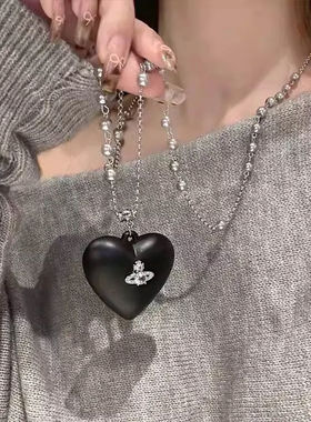 甜酷闪钻土星黑色爱心项链时尚精致高级秋冬毛衣链辣妹长款卫衣链
