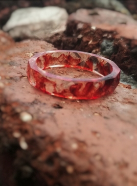狮心兔小众设计猩红血液树脂戒指