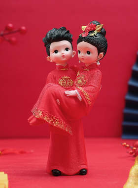 国潮喜庆婚礼新郎新娘摆件