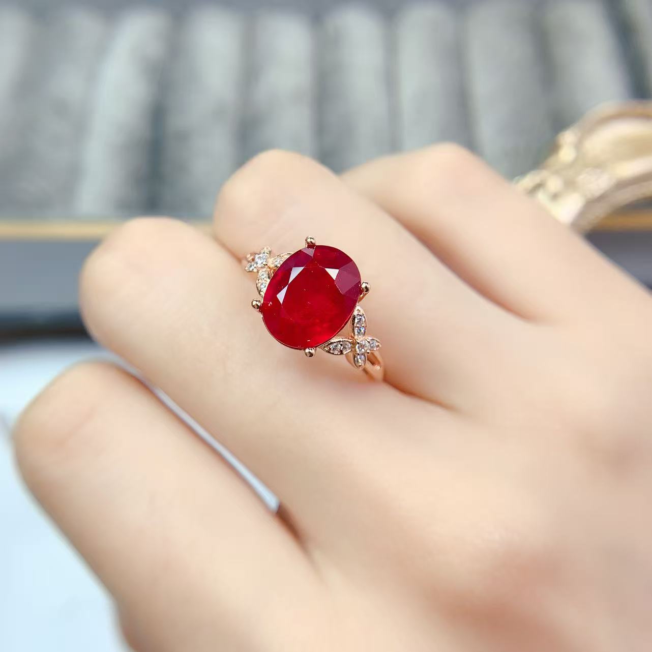 Newly burned ruby ring, s925 silver finely inlaid