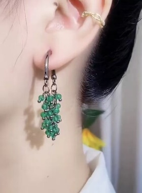 时尚设计感绿色串珠耳环女