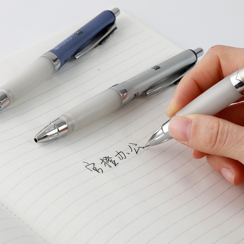 日本三菱uni按动中性笔签字笔水笔舒适软握胶UMN-207GG 学生作业考试书写黑色按动水笔 - 图1