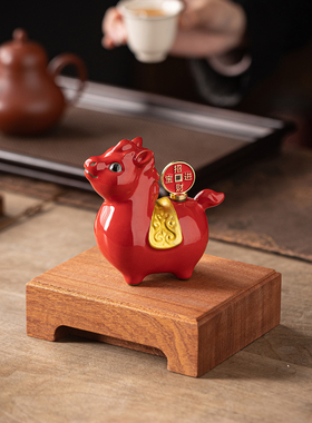 陶瓷红色生肖马马上有钱摆件