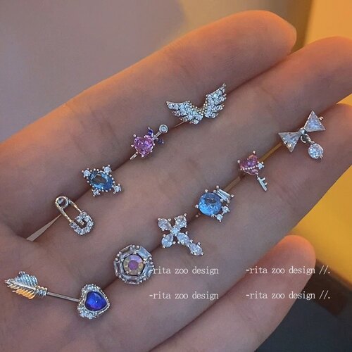 【清仓价】重工blingbling高级感锆石翅膀十字架钛钢耳钉 - 图0
