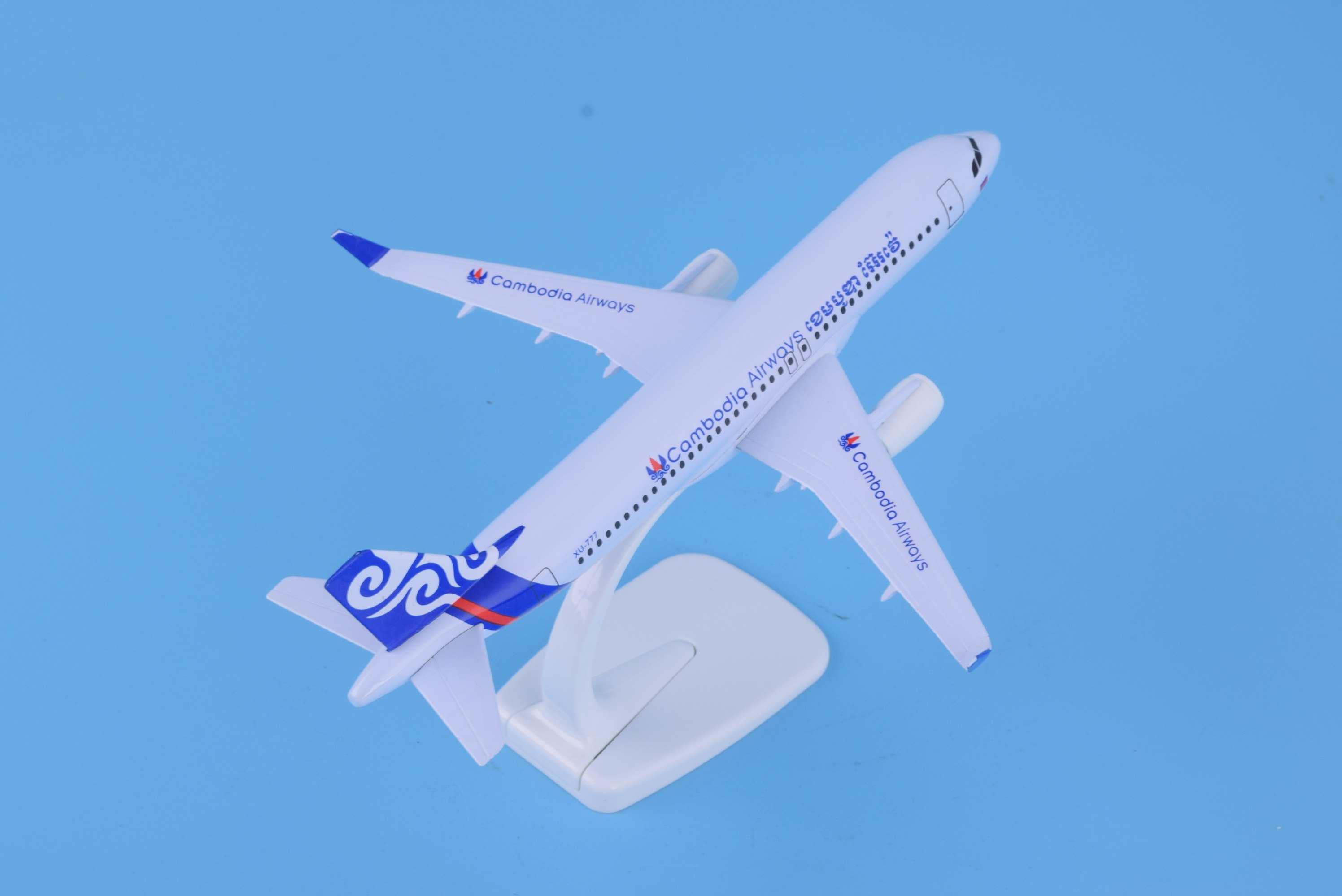 飞机模型锌合金航模民航静态a320柬埔寨航空20cm客机飞机模型
