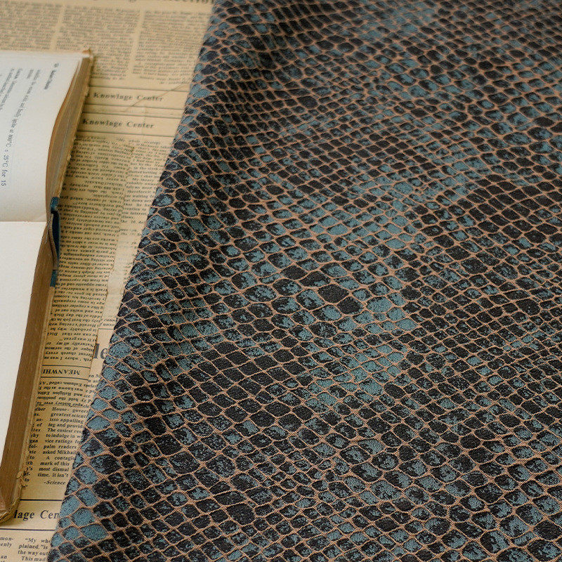 鱼鳞纹时尚西装色织提花布料褶皱复古肌理箱包连衣裙旗袍服装面料 - 图1