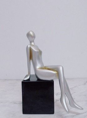 ins风抽象裸女树脂摆件大理石底座创意书档客厅书房办公室摆件