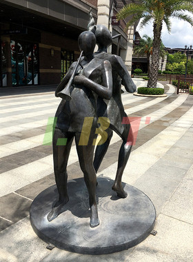 热销雕塑必特仿铜奏乐者力抽象音乐人物广场公园商业步行街道景观
