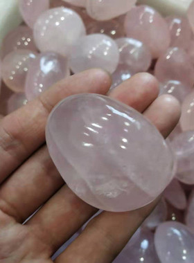 热销天然粉水晶大颗粒打磨粉水晶把玩摆件粉水晶手把件工艺品厂家