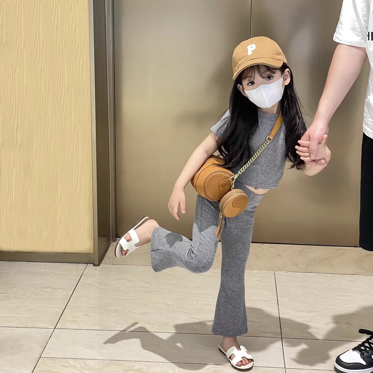 夏款女童纯色套装2023夏季洋气休闲短袖长裤两件套女宝宝潮流套装