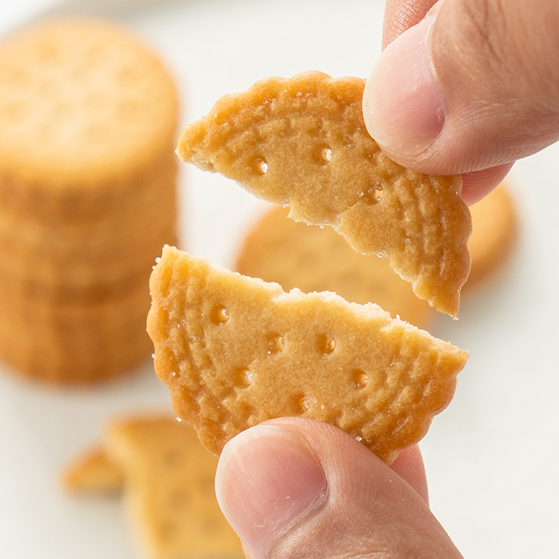 [100g*5袋]福事多网红日式小圆饼海盐味饼干奶盐味小零食休闲食品-图1