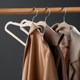 Seal-free storage and tidy clothes hanging for both dry and wet