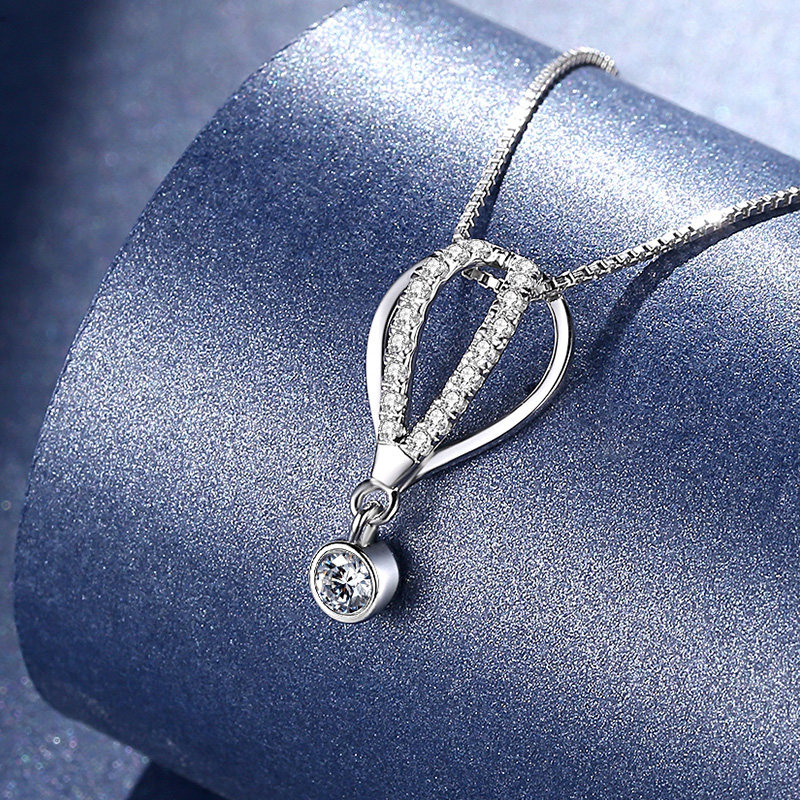 诗美洛正品莫桑石女纯银时尚吊坠 诗美洛项链