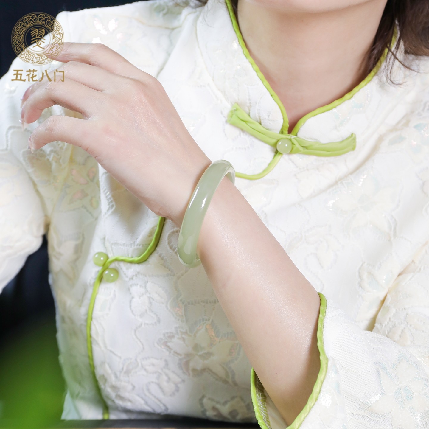 五花八门和田玉手镯天然平安镯晴水真正玉镯子女款正品官方旗舰店,淘宝优惠券,粉丝福利购,淘宝优惠卷