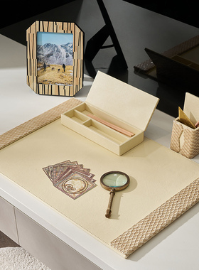 现代简约米色皮革笔筒摆件摆件