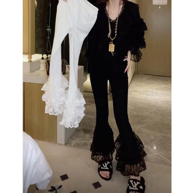 Elastic waist casual nine-quarter pants with lace