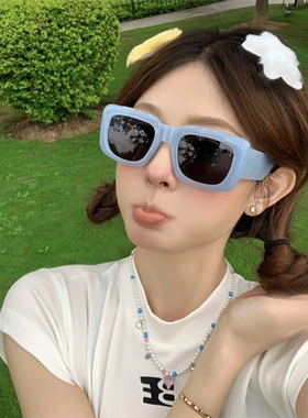 新款夏季出游凹造型欧美太阳眼镜ins时尚粗腿大方框浅蓝色墨镜女