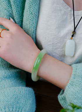 凤飞凰和田玉翠青手镯收藏级女款