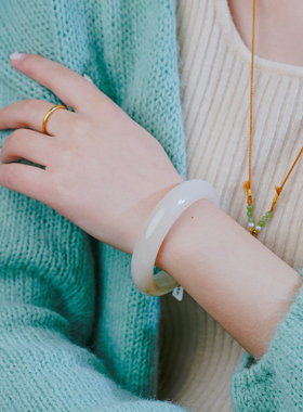 凤飞凰和田玉藕粉宽条玉镯女款