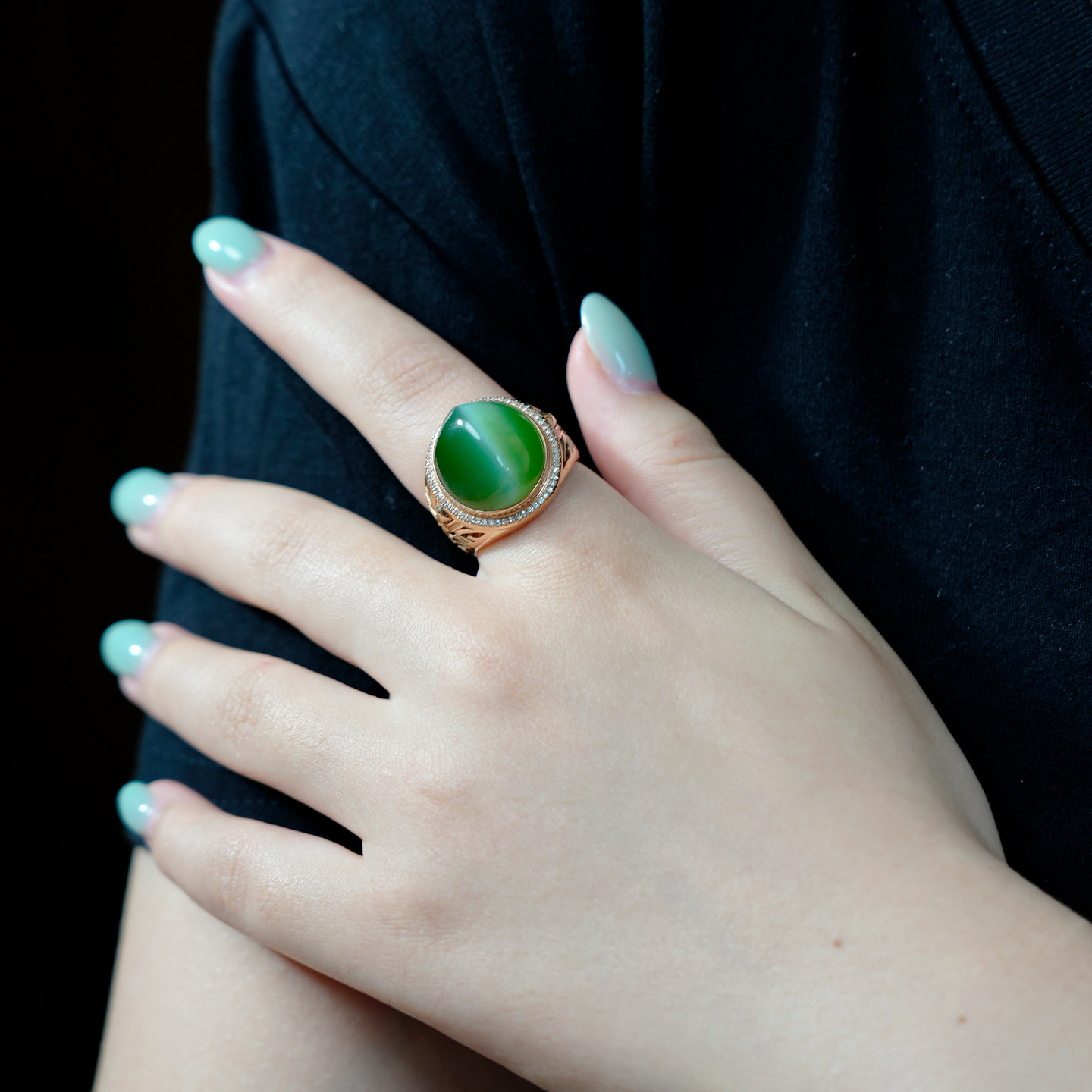Feng Feihuang 18K gold and Hetian jasper cat eye ring
