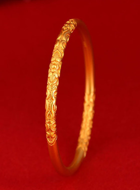 黄金色沙金古法卷草纹手镯