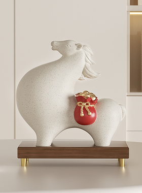 客厅玄关酒柜马上发财装饰品摆件