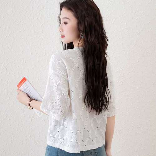 Летняя короткая дизайнерская базовая приятная телу футболка с коротким рукавом для отдыха, тренд сезона