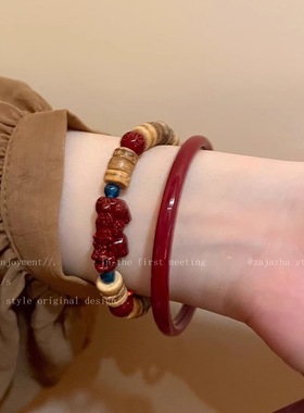 新中式椰壳朱砂串珠手镯套装女款ins小众设计感复古气质百搭手饰