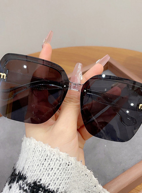 【亏本清仓】墨镜夏显脸小太阳镜防紫外线舒适复古黑框茶色眼镜潮