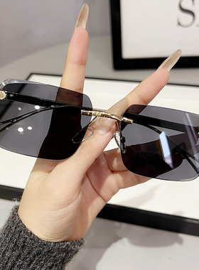 墨镜女夏显脸小太阳镜2025年新款防紫外线舒适复古黑框茶色眼镜潮