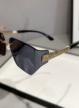 墨镜2025新款女太阳镜圆脸网红款时尚防紫外线开车大框眼镜男显瘦