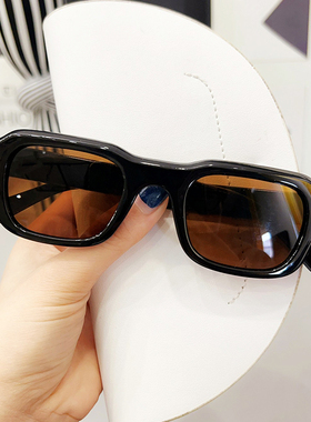 自带妆容感时尚墨镜防晒防紫外线2025年新款大脸显瘦太阳镜凹造型