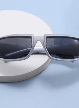 网红墨镜女ins街拍太阳镜