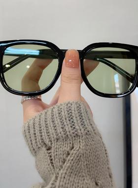 2022年新款方形简单墨镜复古