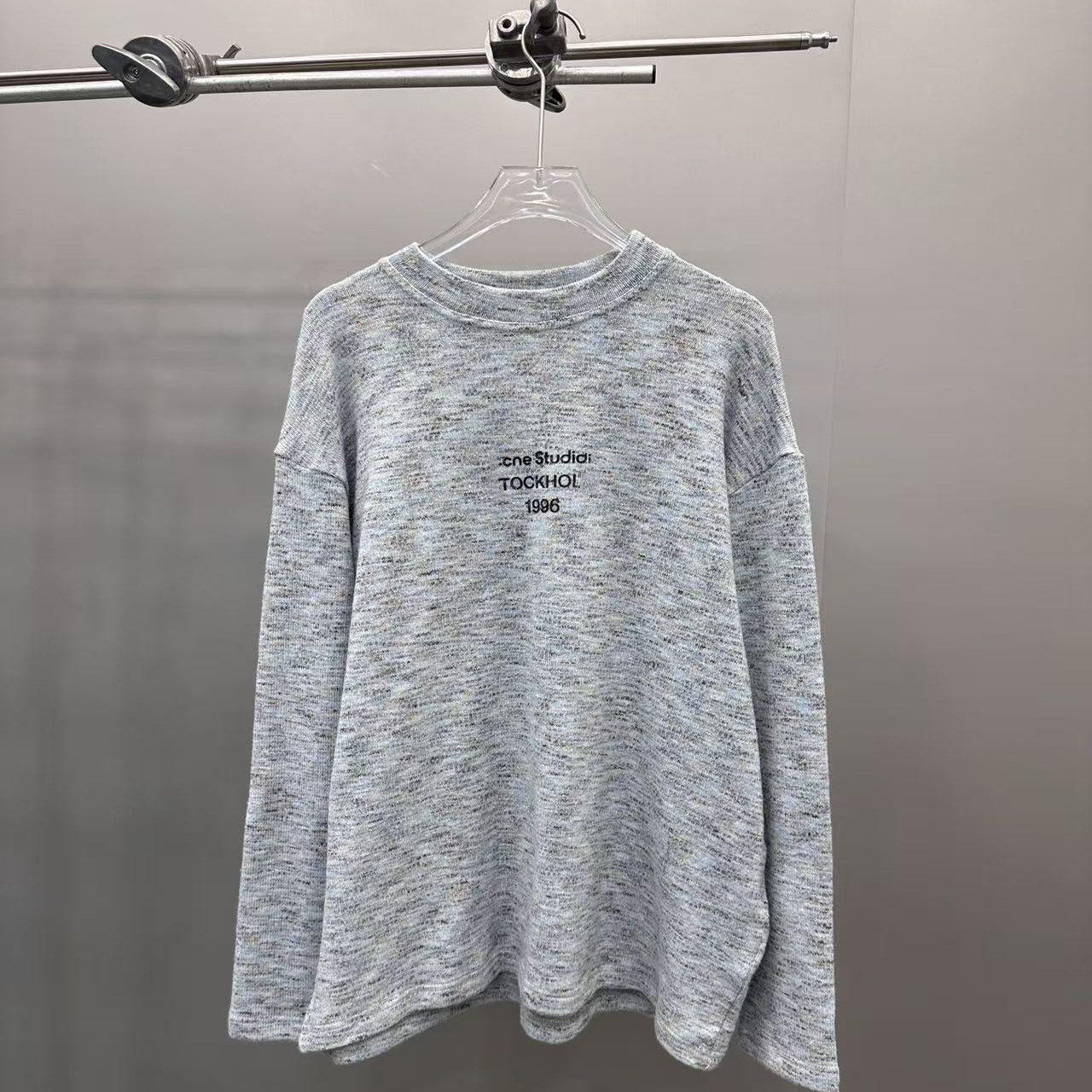 好漂亮宽松圆领字母印花长袖针织衫男女同款通勤上衣灰色套头衫潮,淘宝优惠券,粉丝福利购,淘宝优惠卷