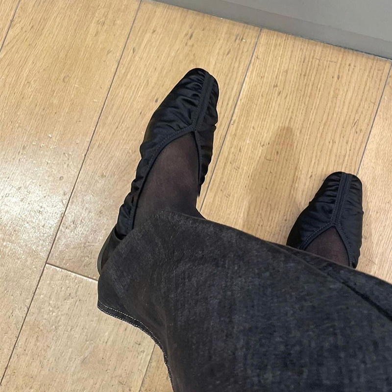 2024秋新款真丝褶皱芭蕾舞平底鞋女百搭真皮方头一脚蹬单鞋奶奶鞋