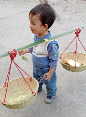 竹箩筐玩具小扁担挑竹筐