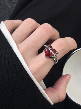 简约甜酷风爱心红月光戒指小众